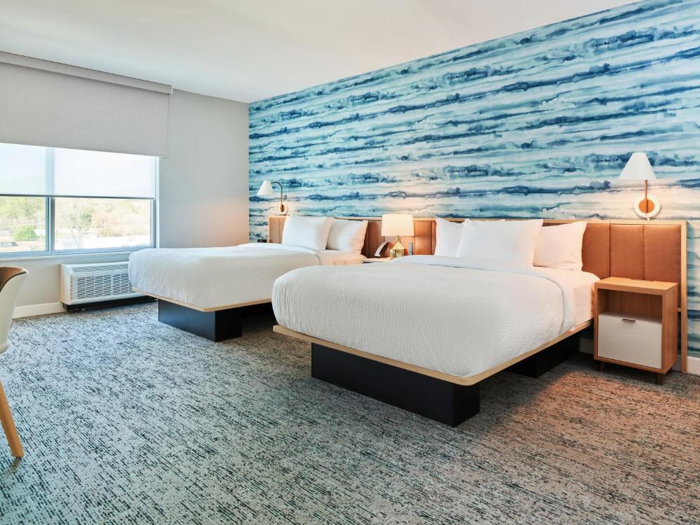 Studio with Two Queen Beds - Hearing Accessible interior